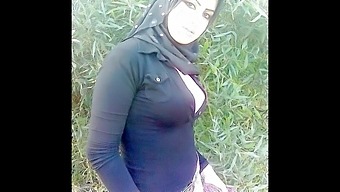 Amateur Turkish-Arabic-Asian Mix In Cfnm Photo Series 7